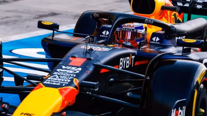 爱游戏下载-梅赛德斯横扫红牛二队,诺里斯惊艳四座